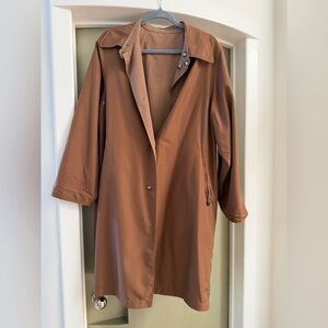 Max Mara gorgeous sable colored reversible to warm taupe raincoat. Size 6